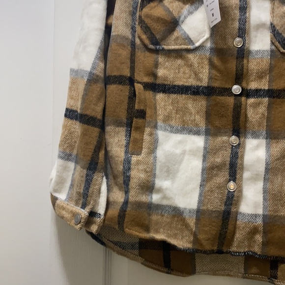 Flannel shacket - Picture 2 of 3